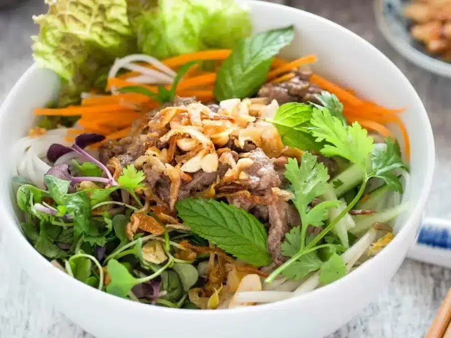 Bun Bo Xao (Vietnamese Beef Noodle Salad)