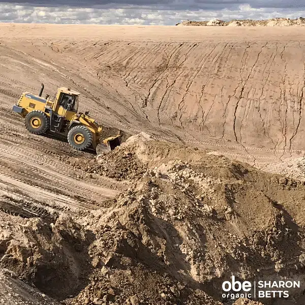 Payloader in the dam
